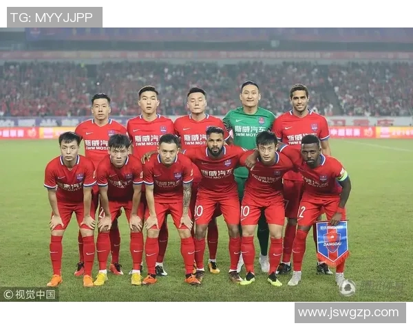 甲府风林与新球队的激烈对决展现足球魅力与团队精神的巅峰较量